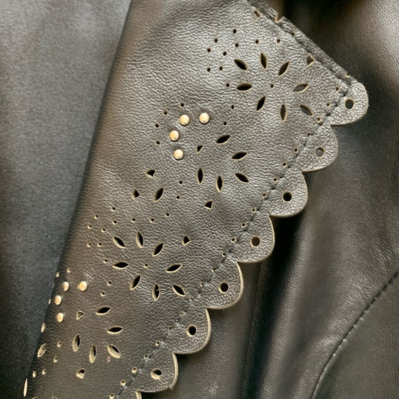 Pamela McCoy black leather jacket with studs and buckles in size M - Picture 5 of 9